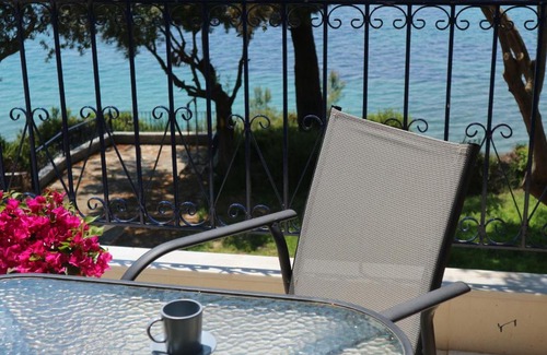 Elia Apartamento | Seafront Loft in Akti Elia