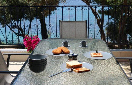 Elia Apartamento | Seafront Loft in Akti Elia