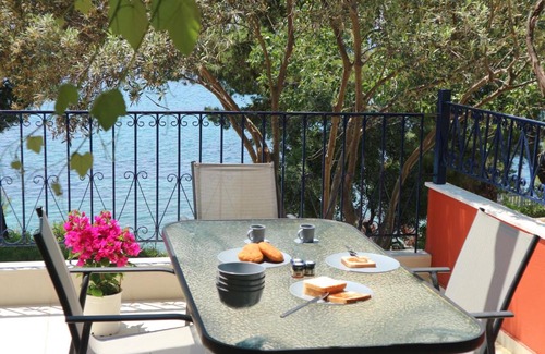 Elia Apartamento | Seafront Loft in Akti Elia