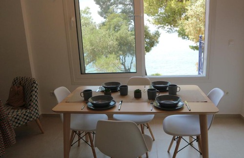 Elia Apartamento | Seafront Loft in Akti Elia