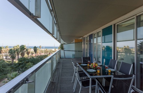 Diagonal Mar i el Front Maritim del Poblenou Apartamento | Unique Rentals - Lujoso apartamento frente al mar con terraza y piscina I