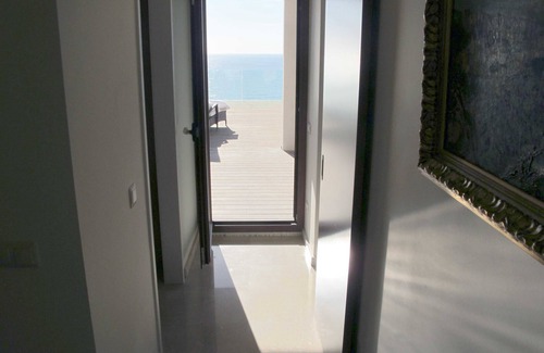 Cala Llombards Villa | VILLA MODERNA FRENTE AL MAR, vista increíble, bonita playa de arena en pocos pasos, wifi gratis
