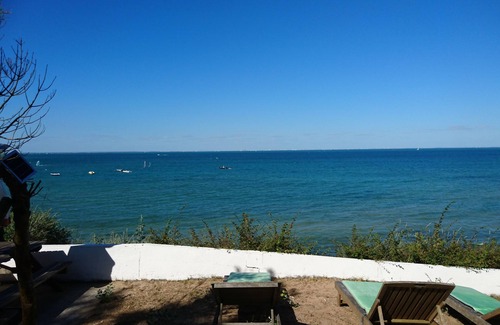La Bree-les-Bains Casa | Seafront not overlooked, experience the postcard from the inside!