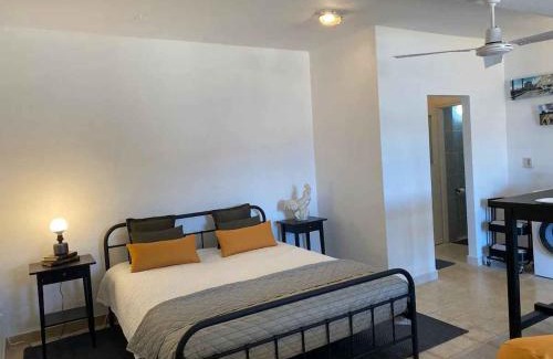 Cove Tri Zala (Zrnovo) Apartamento | Seafront Studio Apartment "Villa Laura"