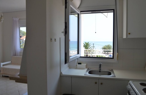 Nea Propontida Apartamento | Seafront Studio on a Long Sandy Beach, Geomare Holiday Homes 1st Floor Lito No 7