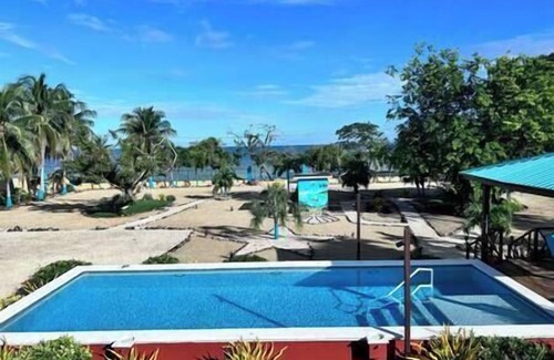 Sarteneja Apartamento | Seafront tropical lush landscaped, private Casita