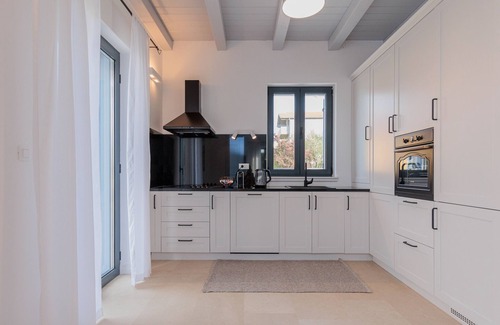 Dobropoljana Villa | Seafront Villa Adriatica with pool
