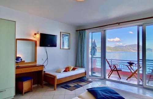 Agia Pelagia Chlomou Apartamento | SeaFront Villa Ourania