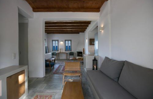 Drios Villa | Seafront Villa Stoa in Dryos