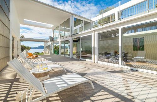 Marina Manresa Villa | Seafront Villa Sunset Alcudia