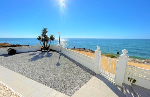 Alcanar Chalet De Esquí | Chalet a primerísima línea de mar con piscina privada