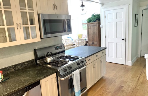 Katama Casa | 'Sea Glass Cottage', cerca de Edgartown y South Beach, a pie de Great Pond