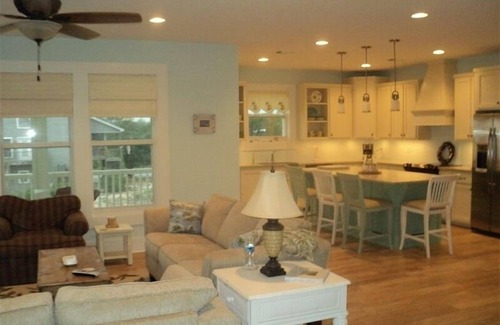 Ocean Springs Casa | 'Seaglass'-Perfect casa de playa con piscina, tranquilo y privado