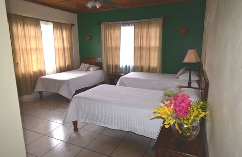 Antoneys Cay Hotel | Seagrape Plantation Resort