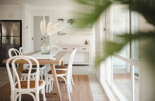 Culburra Beach Casa | Seagrass Summary: Dis