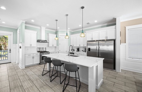 San Juan Casa | Seagrove - 1 Block from Beach, GOLF CART, Private Pool, Game Room, Bikes & Tesla Charger!