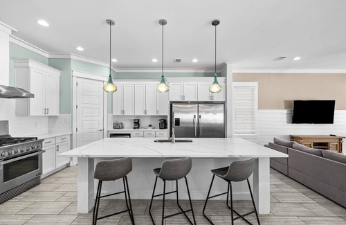 San Juan Casa | Seagrove - 1 Block from Beach, GOLF CART, Private Pool, Game Room, Bikes & Tesla Charger!