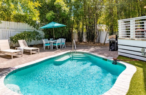 Seagrove Beach Cabaña | Seagrove Oasis by Avantstay Pet Friendly Pool & Bbq!