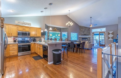 Osage Beach Casa | Seagull 2 - 4 Bdrm waterfront house with private dock