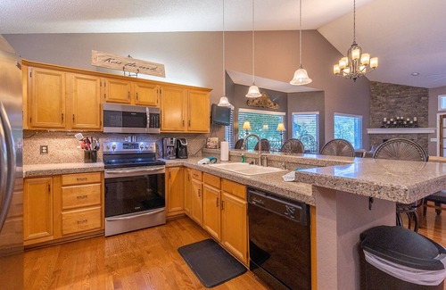 Osage Beach Casa | Seagull 2 - 4 Bdrm waterfront house with private dock