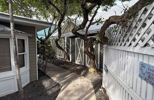 Uptown - Upper Duval Cabaña | Seagull Suite | Inviting Studio, Just Steps From Duval, Hot Tubs!