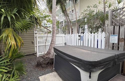 Uptown - Upper Duval Cabaña | Seagull Suite | Inviting Studio, Just Steps From Duval, Hot Tubs!