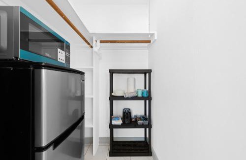 Deerfield Beach Apartamento | SeaI - Unit H with pool