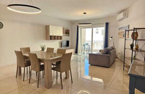 Bugibba Apartamento | SeaLine