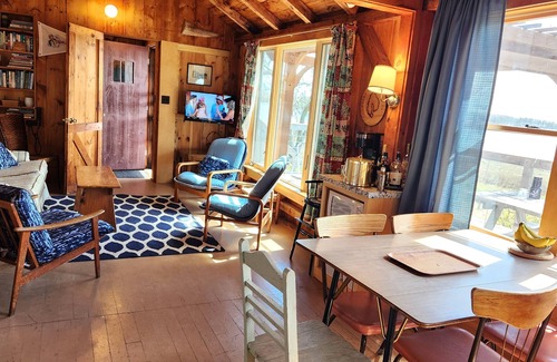 Seal Cove Cabaña | Sealport Ocean Side Cozy Cottage
