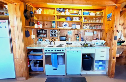 Seal Cove Cabaña | Sealport Ocean Side Cozy Cottage