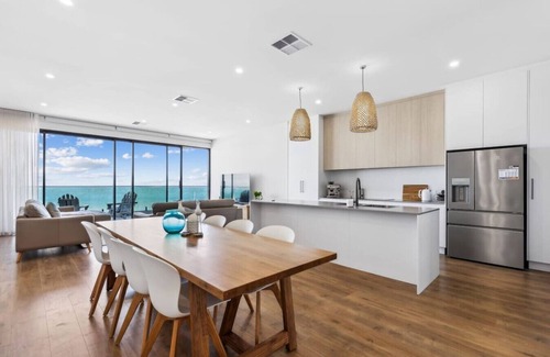 Hayborough Casa | Seamist On Seagull, Expansive Views
