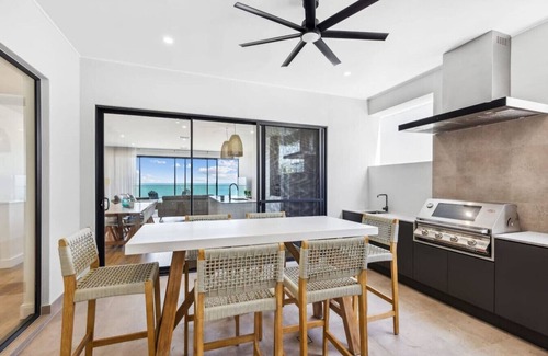 Hayborough Casa | Seamist On Seagull, Expansive Views