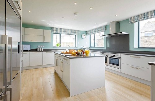 Newquay Casa | Seamist - sleeps 16 guests in 8 bedrooms
