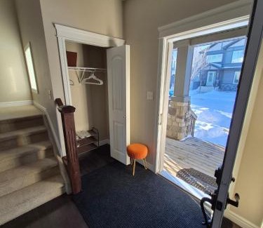Griesbach Casa | Sean Comfy Home