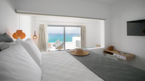 Maragas Apartamento | Seanfinity Beachfront Suites