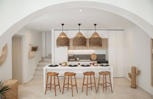 Maragas Apartamento | Seanfinity Beachfront Suites