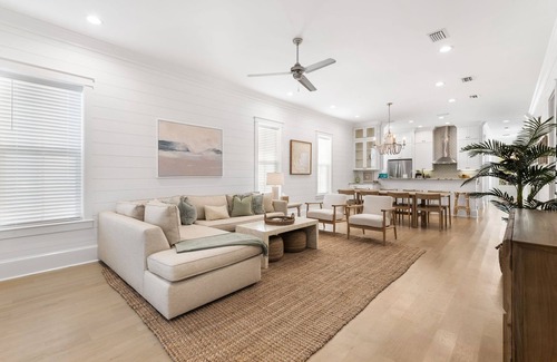 Greenway Park Casa | Seaplane Cottage, Dog Friendly! 4 Bikes