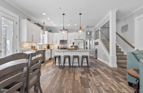 Emerald Waters Village Casa | Seas & Greetings - Dog Friendly, Luxury Beach Home, 2 Pools, 5 Bedroom 4.5 Bath