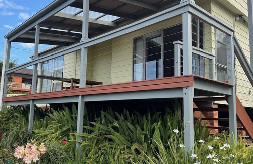Batehaven Casa | "Seas the Bay" -House with water views.