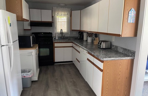 Buzzards Bay Cabaña | SEAS THE DAY CAPE COD COTTAGE