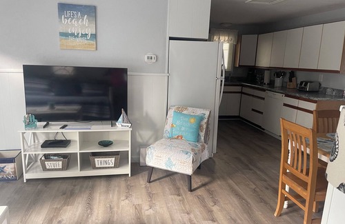 Buzzards Bay Cabaña | SEAS THE DAY CAPE COD COTTAGE