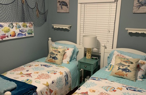 Brigantine Cabaña | SEAS THE DAY IN BRIGANTINE-BEACH BLOCK COTTAGE- 5 HOUSES TO BEACH FRI-FRI RENTAL