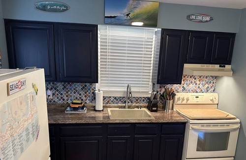 Brigantine Cabaña | SEAS THE DAY IN BRIGANTINE-BEACH BLOCK COTTAGE- 5 HOUSES TO BEACH FRI-FRI RENTAL