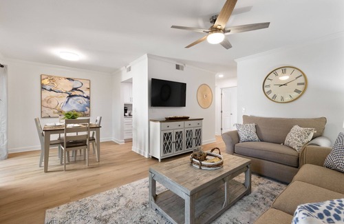 Folly Field Villa | Seas the Day - Stepless -Walking distance from beach - New remodel interior 2023