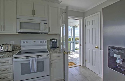 Emerald Isle Casa | Seas the Moment