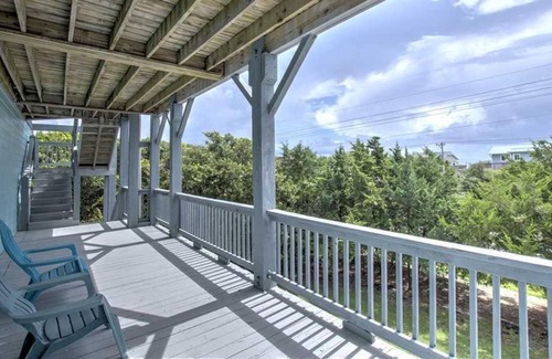 Emerald Isle Casa | Seas the Moment