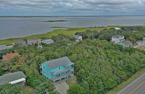 Emerald Isle Casa | Seas the Moment