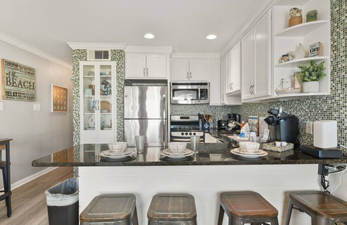 Galveston Condominio | Seascape 1215 Studio Bedroom Condo by RedAwning