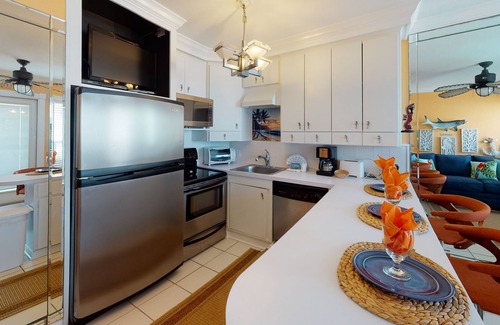 Galveston Condominio | Seascape 1216 Studio Bedroom Condo by RedAwning