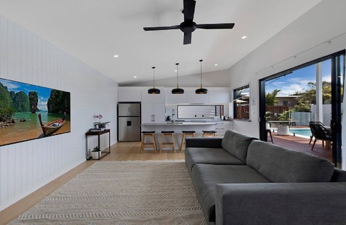 Long Jetty Casa | SEASCAPE BLUE BAY - A BALI INSPIRED STUDIO WITH HEATED POOL